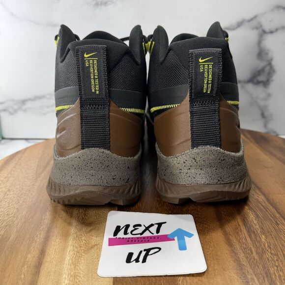 Athletic_Shoes